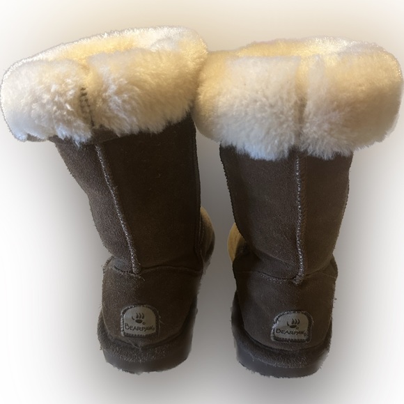 adorable brown BearPaw medium length boots sized 6 womens ! ♡♡ - Picture 2 of 4